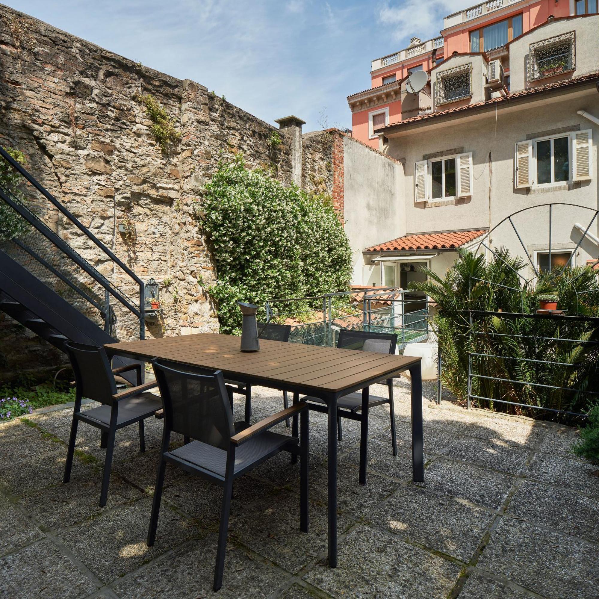 Apartament Giardino Segreto, In Centro Triest Zewnętrze zdjęcie